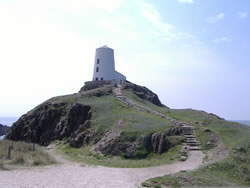 llanddwyn-lighthouse-2